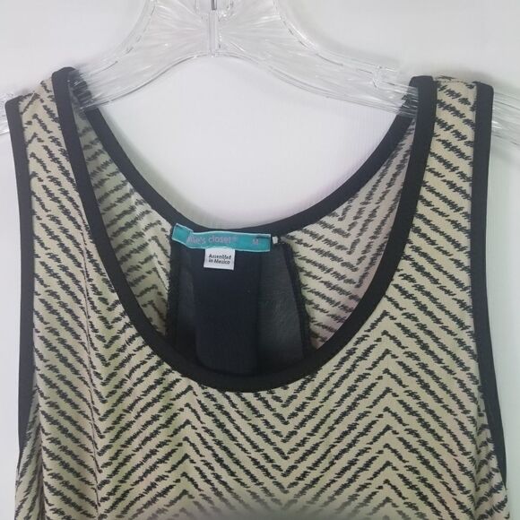 Julie's Closet Tank Top. SIZE M. - Picture 6 of 8